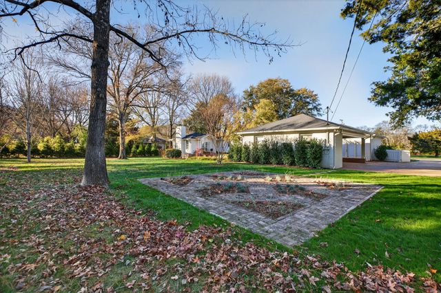 1209 Tyne Blvd, Nashville, TN 37215