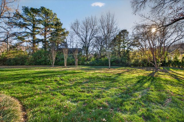 1209 Tyne Blvd, Nashville, TN 37215