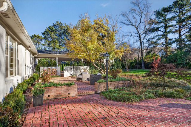 1209 Tyne Blvd, Nashville, TN 37215