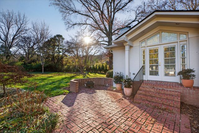 1209 Tyne Blvd, Nashville, TN 37215