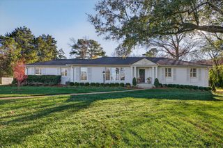 1209 Tyne Blvd, Nashville, TN 37215