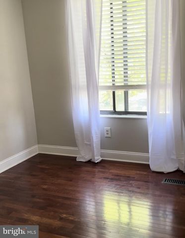 75 LAWN PARK AVE, Lawrence Township, NJ 08648