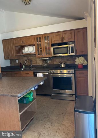 75 LAWN PARK AVE, Lawrence Township, NJ 08648