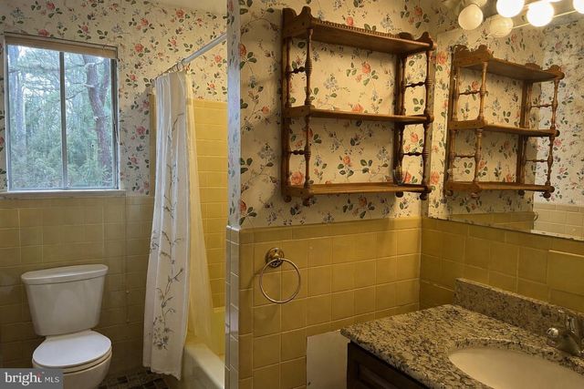 307 FERN DR, Marlton, NJ 08053