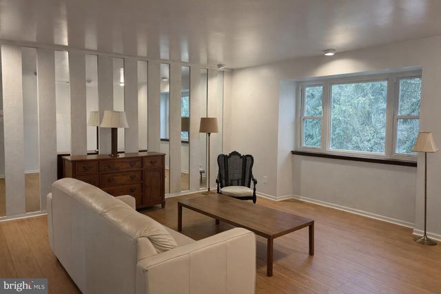 307 FERN DR, Marlton, NJ 08053