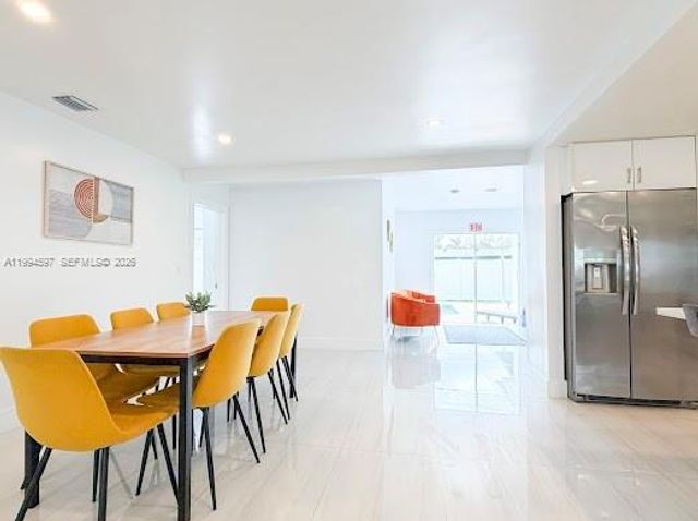 6466 NW 20th St, Margate, FL 33063