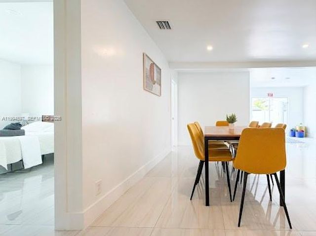 6466 NW 20th St, Margate, FL 33063