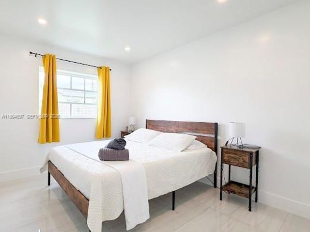 6466 NW 20th St, Margate, FL 33063