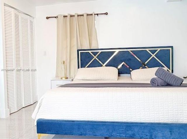 6466 NW 20th St, Margate, FL 33063