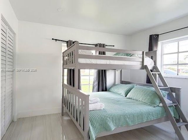 6466 NW 20th St, Margate, FL 33063