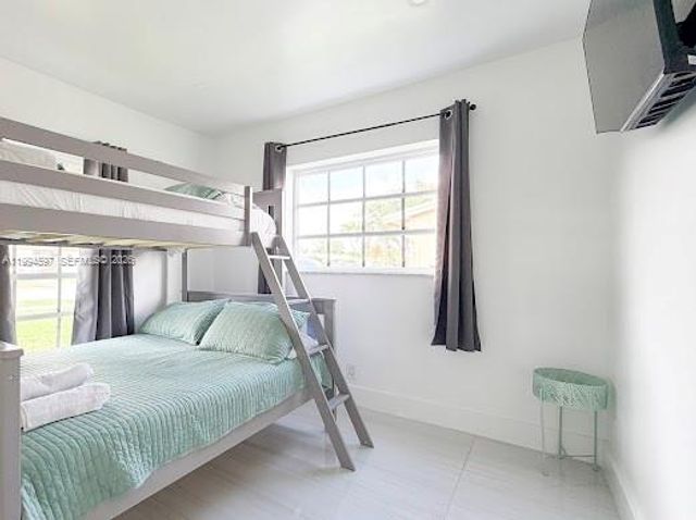 6466 NW 20th St, Margate, FL 33063