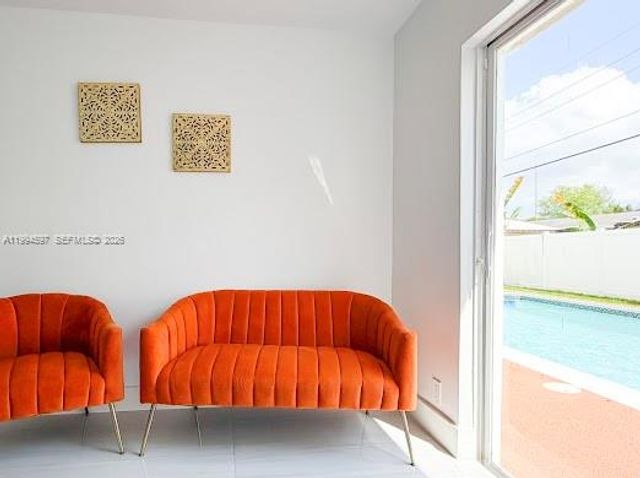 6466 NW 20th St, Margate, FL 33063