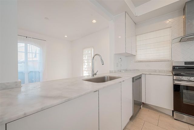 161 Sage Road, Houston, TX 77056