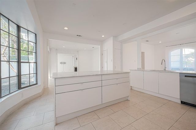 161 Sage Road, Houston, TX 77056