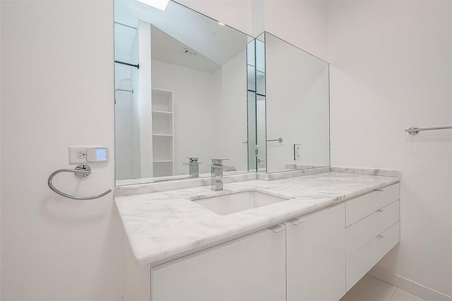 161 Sage Road, Houston, TX 77056