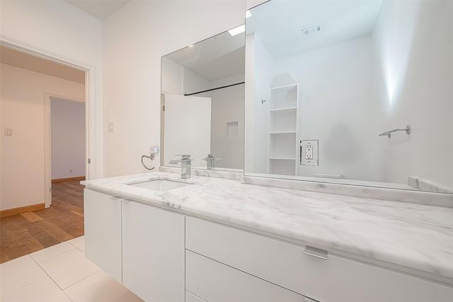 161 Sage Road, Houston, TX 77056