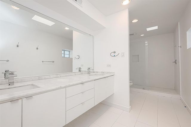 161 Sage Road, Houston, TX 77056