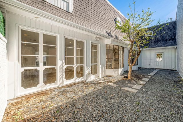 161 Sage Road, Houston, TX 77056