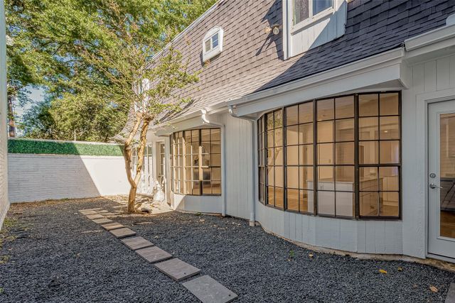 161 Sage Road, Houston, TX 77056