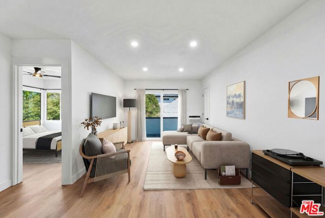 5642 Lexington Avenue, Los Angeles, CA 90038
