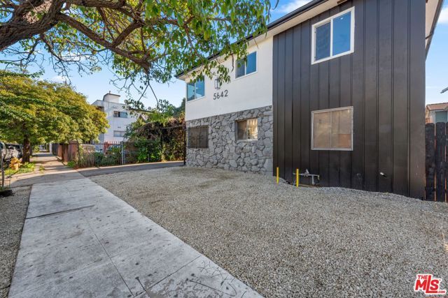 5642 Lexington Avenue, Los Angeles, CA 90038