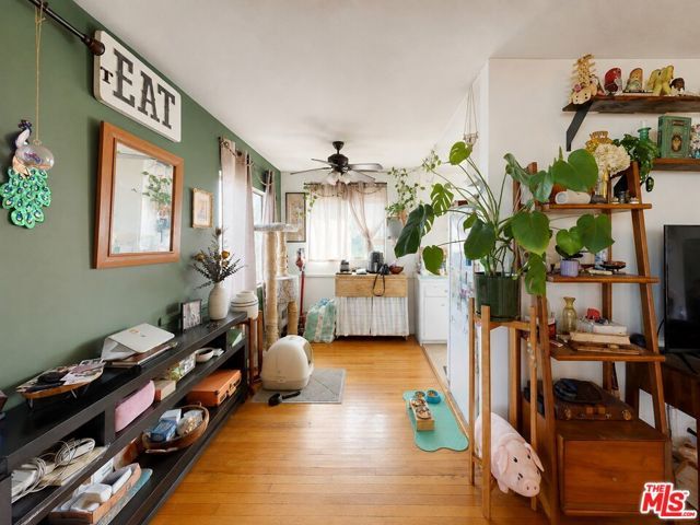 5642 Lexington Avenue, Los Angeles, CA 90038