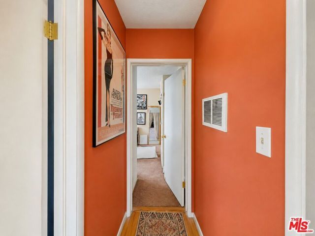 5642 Lexington Avenue, Los Angeles, CA 90038