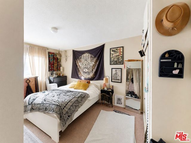 5642 Lexington Avenue, Los Angeles, CA 90038