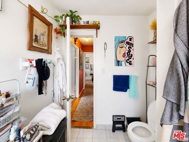5642 Lexington Avenue, Los Angeles, CA 90038