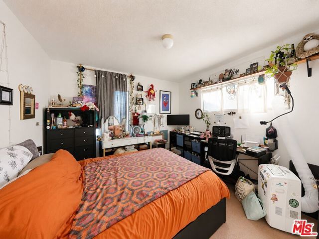 5642 Lexington Avenue, Los Angeles, CA 90038