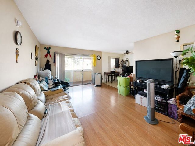 5642 Lexington Avenue, Los Angeles, CA 90038
