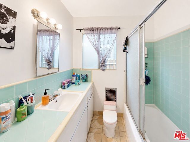 5642 Lexington Avenue, Los Angeles, CA 90038