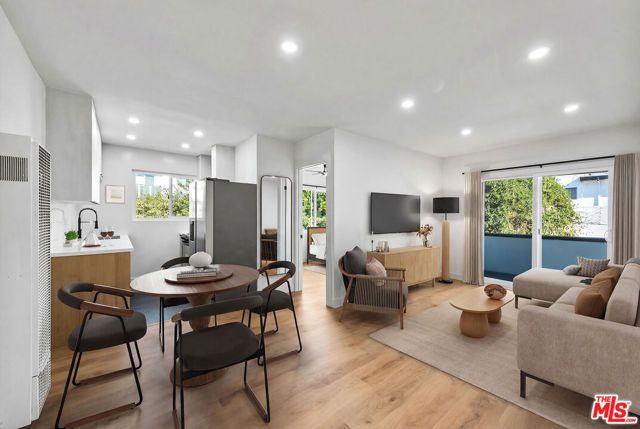 5642 Lexington Avenue, Los Angeles, CA 90038