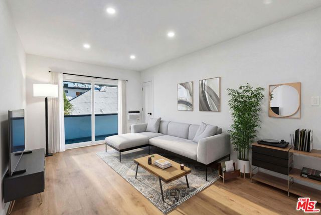 5642 Lexington Avenue, Los Angeles, CA 90038