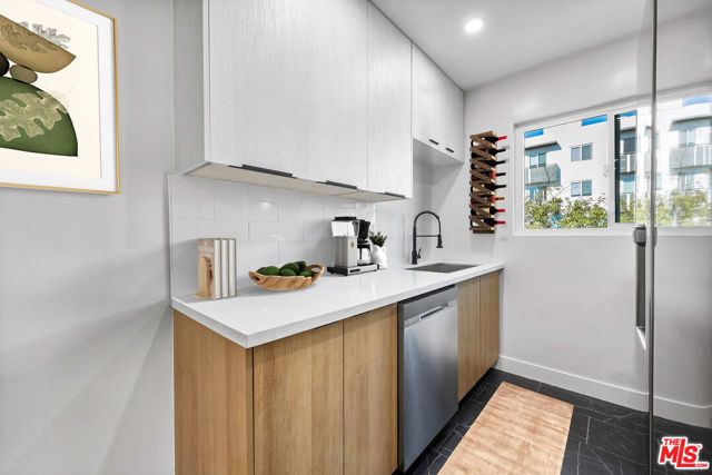 5642 Lexington Avenue, Los Angeles, CA 90038