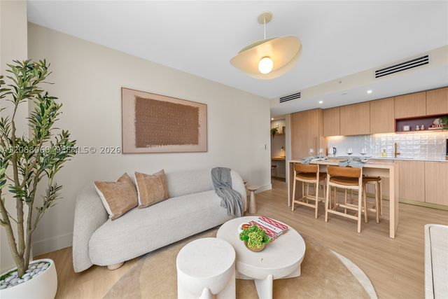 90 NE 32nd St 501, Miami, FL 33137