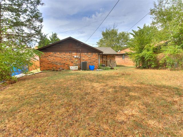 225 S Dixon Avenue, Shawnee, OK 74801