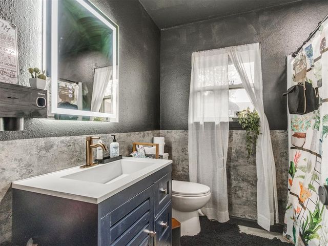 225 S Dixon Avenue, Shawnee, OK 74801