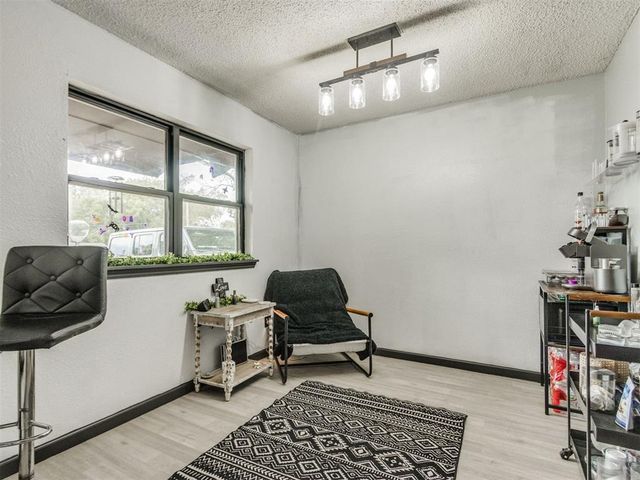 225 S Dixon Avenue, Shawnee, OK 74801