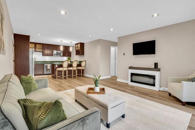 2382 Hosp Way 143, Carlsbad, CA 92008