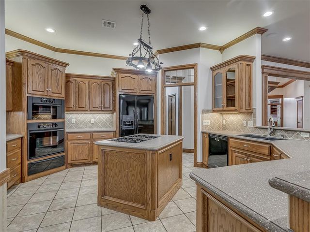 490 Daniel Lee Drive, Choctaw, OK 73020