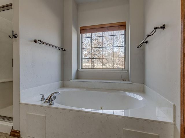 490 Daniel Lee Drive, Choctaw, OK 73020