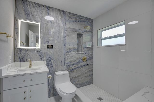 912 S HIGHLAND AVENUE, Clearwater, FL 33756