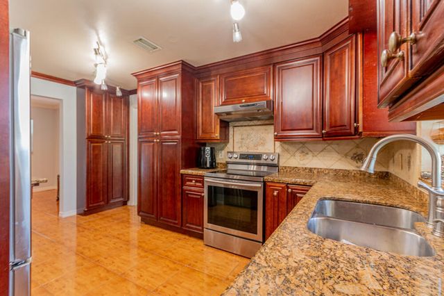 1045 Cameo Circle, West Palm Beach, FL 33417