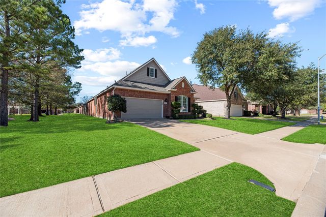 16707 Shimmering Lake Drive, Cypress, TX 77433