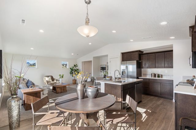 3439 NW 8th Street #12, Redmond, OR 97756
