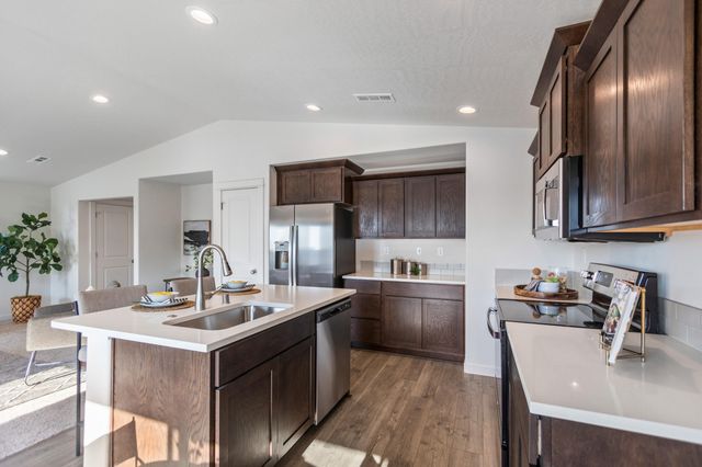 3439 NW 8th Street #12, Redmond, OR 97756