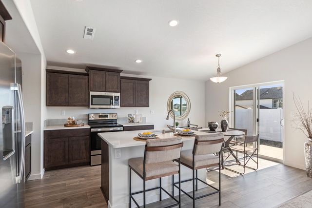 3439 NW 8th Street #12, Redmond, OR 97756