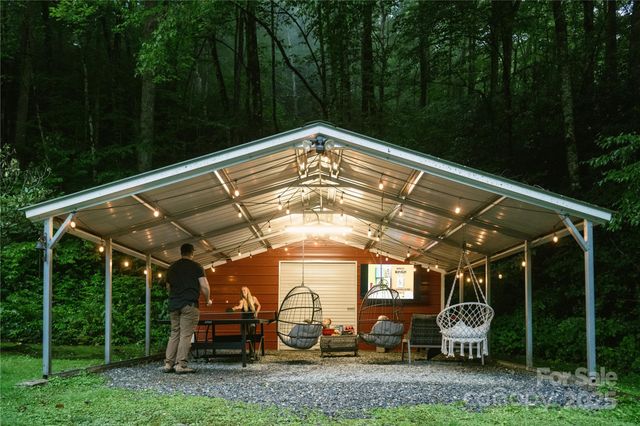 4050 Pickens Highway, Rosman, NC 28772