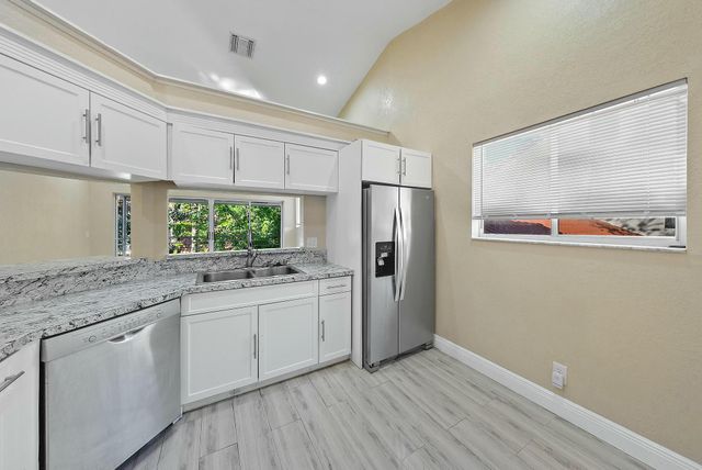 13 Via De Casas Sur 202, Boynton Beach, FL 33426
